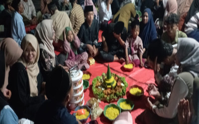 MTs SABILUL MUTTAQIN : DOA BERSAMA DAN PARENTING KELAS IX